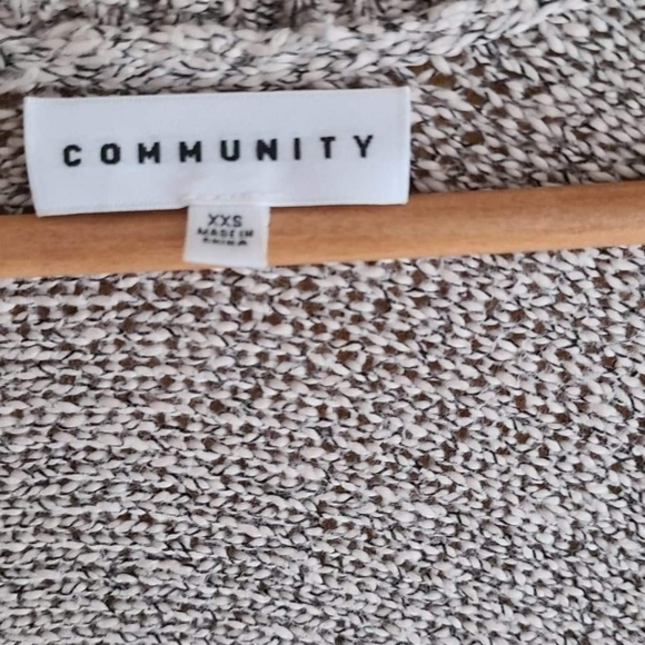 Aritzia Ionic Cape - Picture 4 of 6